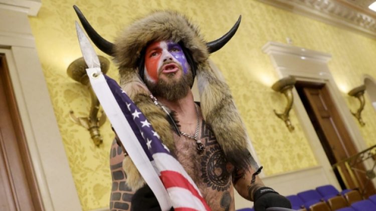 ABD Kongre Binası’na saldıran QAnon kim?