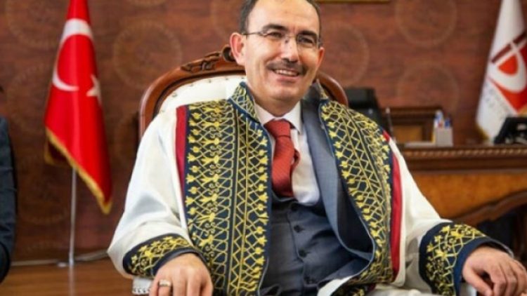 Rektörün araba sevdası: 6 aylığına 73 bin lira ödedi, 93 bine yenisini kiralıyor