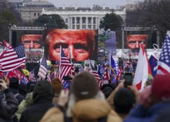 CNN: Trump, sosyal medya devlerine savaş açacak