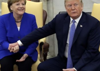 Merkel: Trump’ın hesabının kapatılması sorunlu