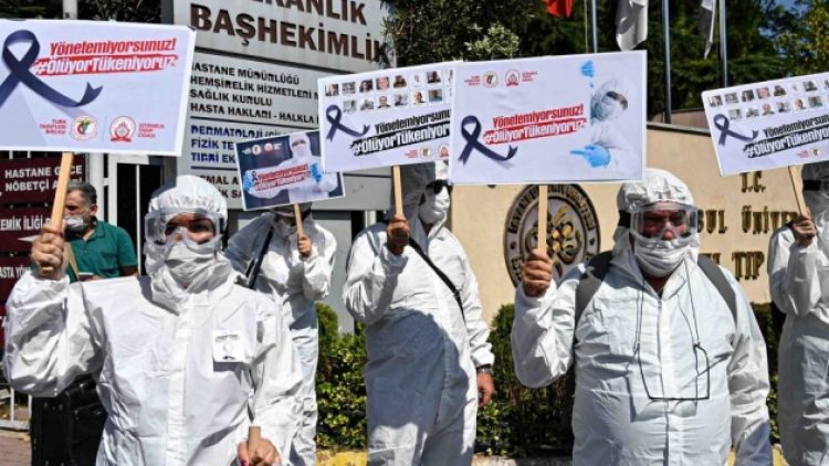 İki sağlık çalışanı daha Covid-19 nedeniyle yaşamını yitirdi