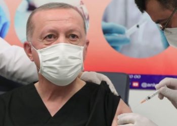 Erdoğan koronavirüs aşısı yaptırdı