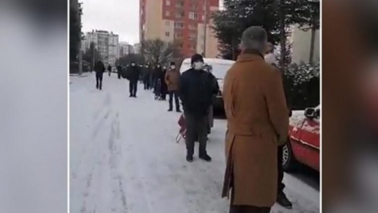 Kayseri’de -4 derecede ucuz elma kuyruğu