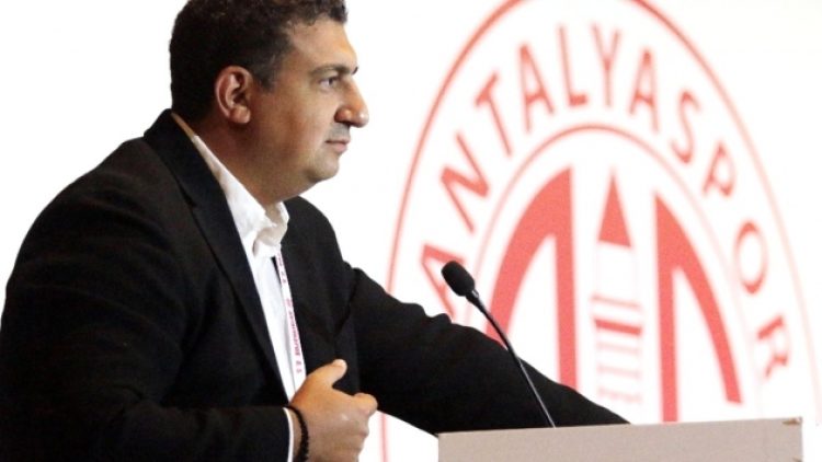 Antalyaspor Başkanı Ali Şafak Öztürk istifa etti