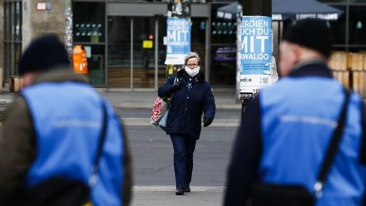 Almanya’da koronavirüs kısıtlamaları uzatıldı