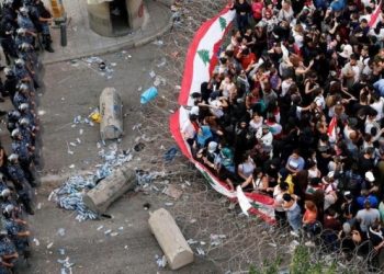 Lübnan’da protestolar büyüyor: Hükümet yasakları kaldırsın, yoksullara destek verilsin