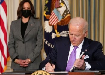 Trump’ın sağlık sistemine hasarları siliniyor: Biden, ‘Obamacare’ kararnamesini imzaladı