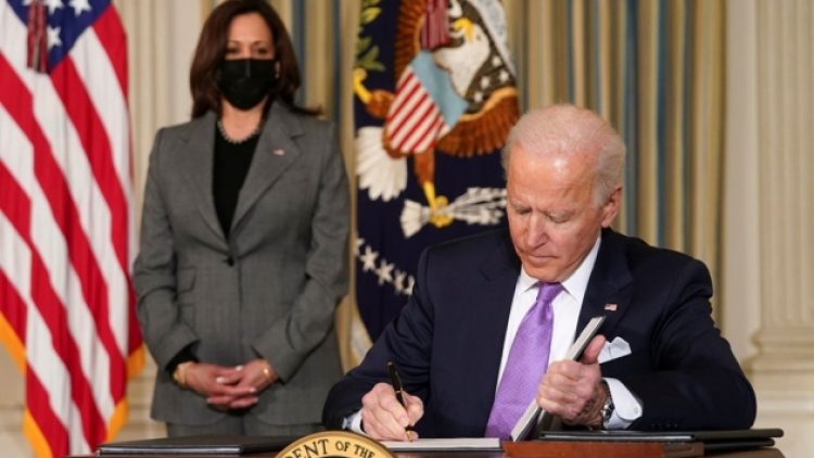 Trump’ın sağlık sistemine hasarları siliniyor: Biden, ‘Obamacare’ kararnamesini imzaladı