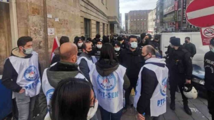 PTT emekçileri gözaltına alındı