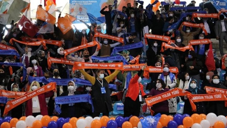 AKP kongreleri bitti, toplu etkinlik yasakları başladı