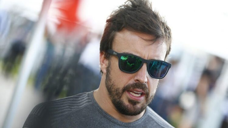 Fernando Alonso bisiklet sürerken trafik kazası geçirdi