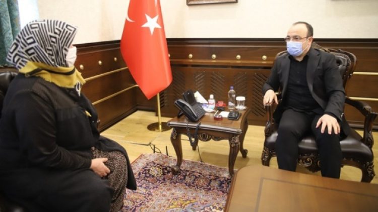 ‘Açım’ diyen kadın valilikte konuştu: Cumhurbaşkanımızdan Allah razı olsun