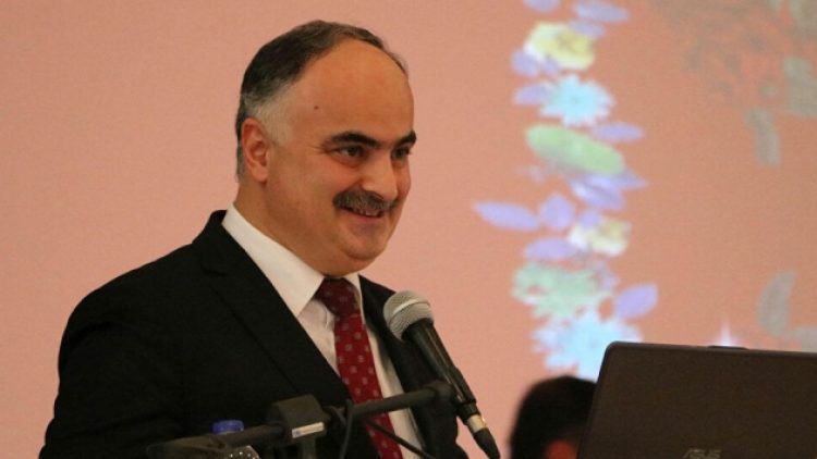 Tehditçi dekan etik öğretmiş!