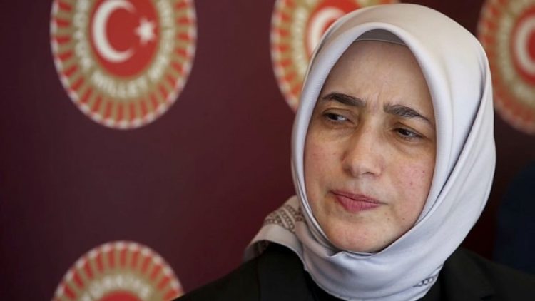 Özlem Zengin: Kadın hakları, kadın hakları; ben ilk başörtülü grup başkan vekiliyim