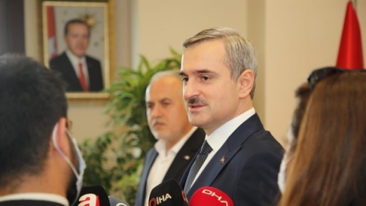 AKP İstanbul İl Başkanı Bayram Şenocak görevini bırakıyor