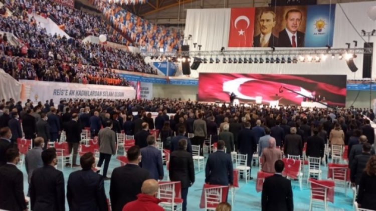 Lise öğrencileri AKP İzmir İl Kongresi’ne çağrıldı