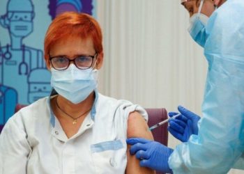 İngiliz uzmanlardan umut verici açıklama: Uzun süreli semptomlar aşıyla geçiyor