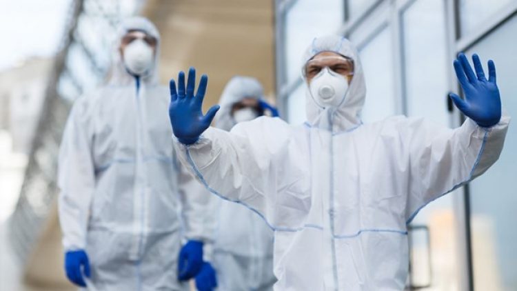 Hekimlerden Bakan Koca’ya: Topu taca atıp sorumluluğu hekimlere yükledi