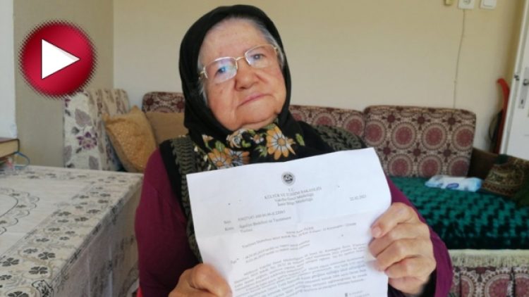 81 yaşındaki Ayşe Özer’i 40 yıl önce vakfettiği evinden kovuyorlar
