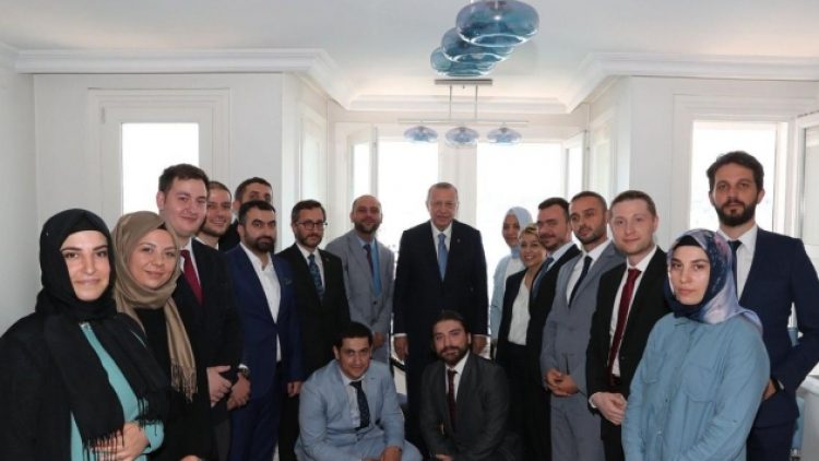 Fahrettin Altun’un doğrulama platformunu Pelikan grubu mu hazırlıyor?