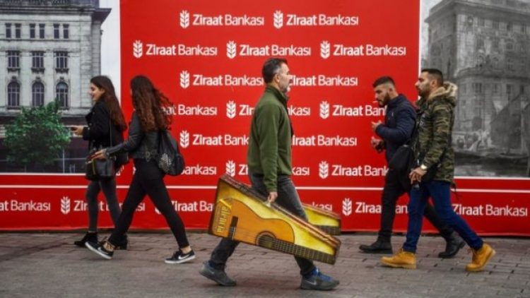 Kamu bankalarının mesai saatleri yeniden düzenlendi