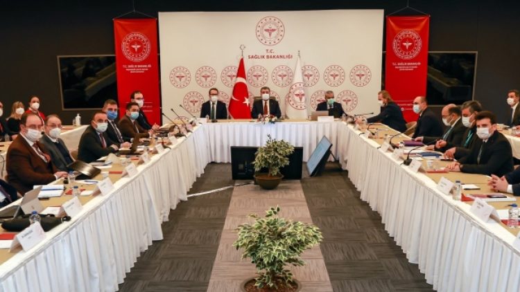 Bakan Koca’dan İstanbul açıklaması: Polikliniklerimizde hasta artışı olduğu görülüyor