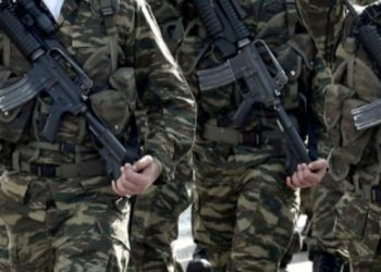 Yunanistan’da askerlik ‘resmen’ uzatıldı