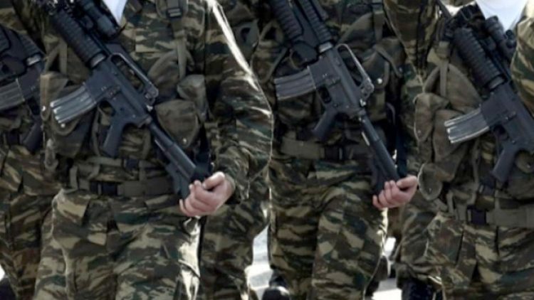 Yunanistan’da askerlik ‘resmen’ uzatıldı