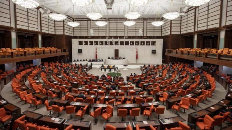 AKP, bugüne kadar reddettiği kadına şiddetin araştırılmasını istedi!