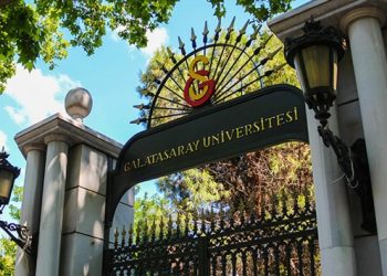 Galatasaray Üniversitesi’ndeki Fransız akademisyenlerin çalışma izni uzatıldı