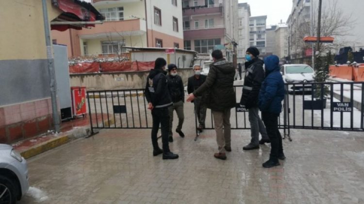 Van’da HDP binasına yeniden polis ablukası