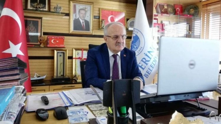 AKP’li belediye başkanına soru soran öğretmene soruşturma