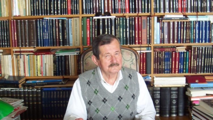 Yazar Erol Toy vefat etti