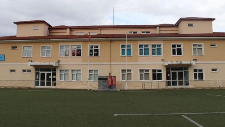 Okulda Afrika mutasyonu görüldü: Eğitime ara verildi