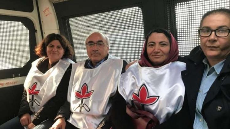 Gözaltına alınan İHD Eş Başkanı Türkdoğan’ın dosyasına gizlilik kararı