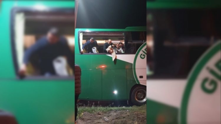 Samsun’da Giresunspor otobüsüne taşlı saldırı