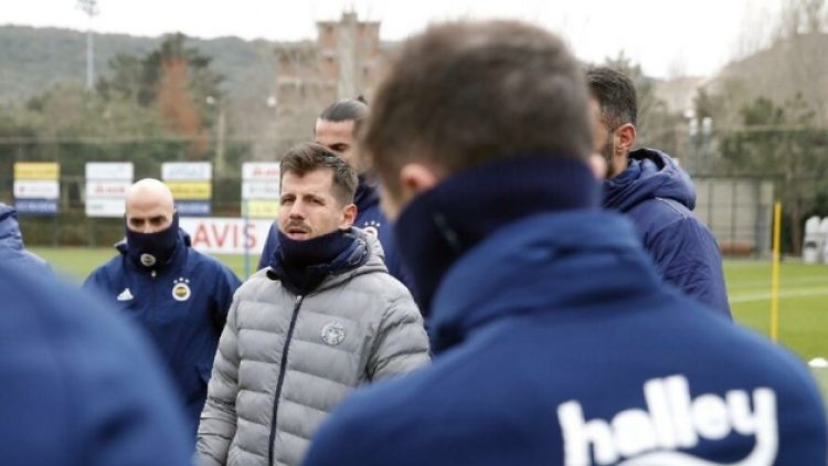 Fenerbahçe’de Emre Belözoğlu ilk antrenmanına çıktı