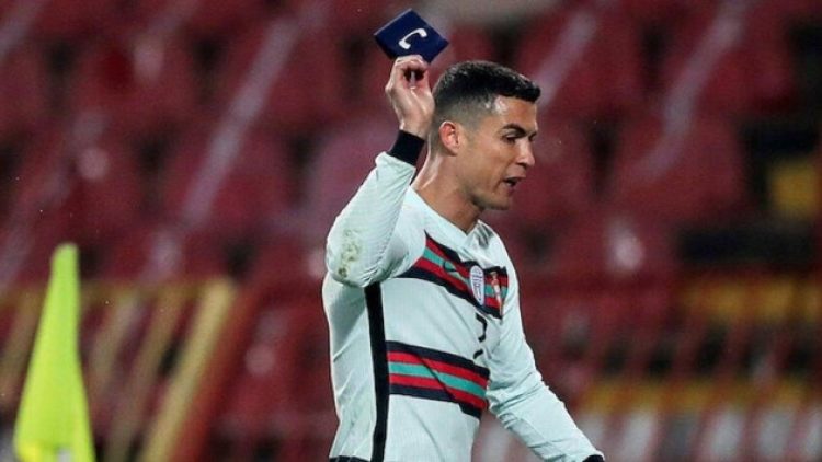 Ronaldo’nun yere fırlattığı pazubandı SMA hastası bir bebek için kullanılacak