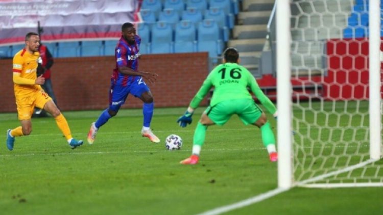 Trabzonspor direkleri geçemedi, Kayserispor’u Doğan Alemdar kurtardı