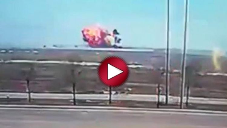 Konya’da uçağın düşme anı kameraya böyle yansıdı