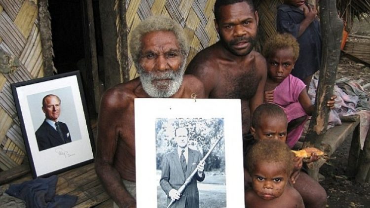 Prens Philip’e ‘tanrı’ olarak tapan yerliler yas töreni hazırlığında