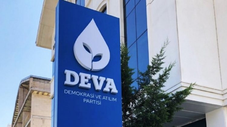 DEVA’da iki kurucu isim partiden istifa etti