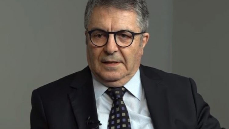 Merkez Orduevi’nde, bildiriye imza atan emekli amirale kapıyı gösterdiler!