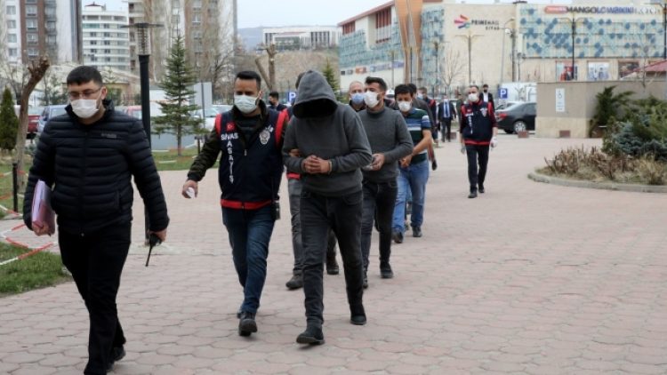 Sivas’ta sağlık çalışanlarına saldıran 9 kişiden 2’si tutuklandı