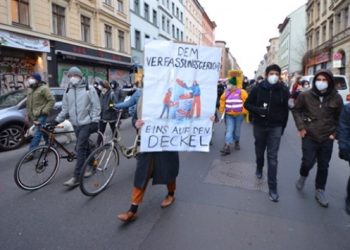 Aleyhlerindeki kararın ardından Berlin’de kiracılar sokağa çıktı