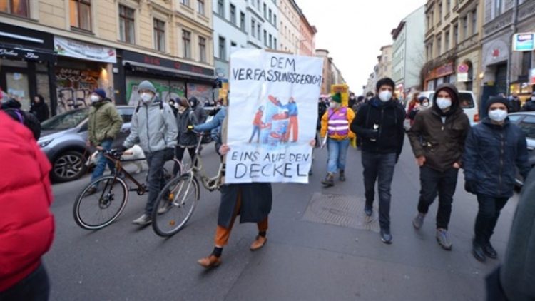 Aleyhlerindeki kararın ardından Berlin’de kiracılar sokağa çıktı