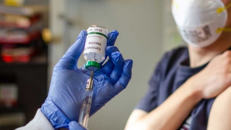 ‘Aşılama bu hızla 2022’nin sonunda ancak biter’