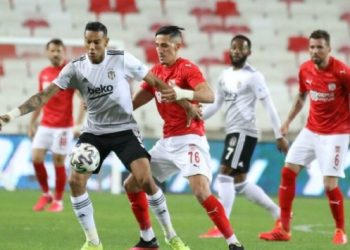 Lider Beşiktaş, Sivas deplasmanında da 2 puan bıraktı!