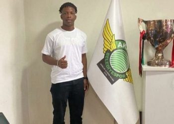 Akhisarspor’dan skandal transfer