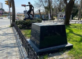 Fenerbahçe’de bir efsanenin daha heykeli dikiliyor